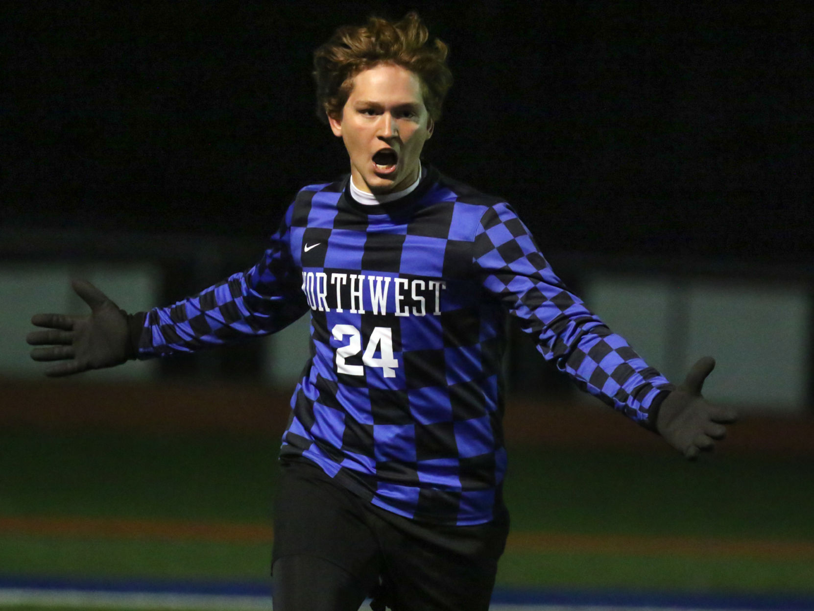 Northwest Cedar Hill vs. Lindbergh soccer
